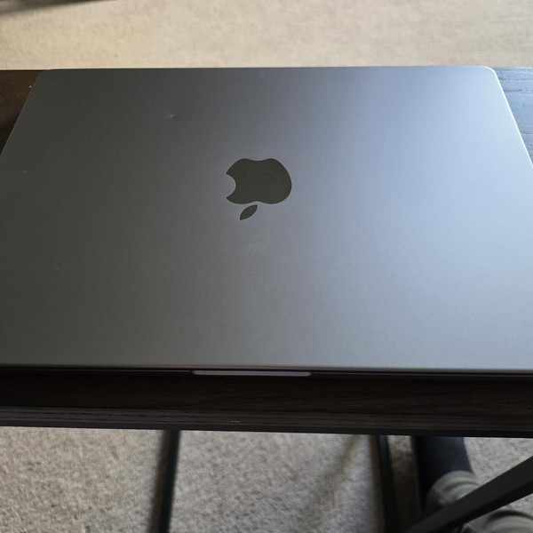 MacBook Pro Late 2023 (M3) - 14 inch - 512 GB, Gray, 8 GB, Apple M3, 10-core GPU