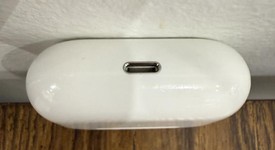Used
													Apple AirPods Pro - Wireless Case, photo 5 of 7