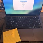 Mint MacBook Pro 2026 - 14 inch (M5) - 512 GB, Space Black, 16 GB, Apple M5, Standard Display