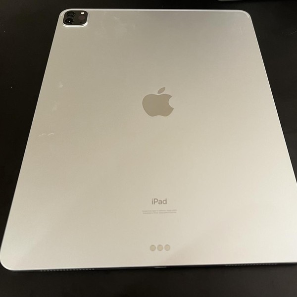 Apple iPad Pro 12.9 inch 4th Gen 2020 - Wi-Fi, 128 GB, Silver, A2229