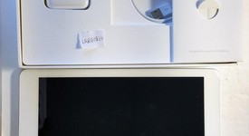 Mint
													Apple iPad 5th Gen - Unlocked, Silver, 32 GB, A1823, photo 4 of 5