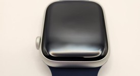 Good
													Apple Watch Series 9 45mm - Unlocked, Starlight, A2984 - Cellular, Aluminum, photo 4 of 7