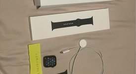 Good
													Apple Watch SE 1st Gen 44mm - Gray, A2352 - GPS, Aluminum, photo 1 of 7