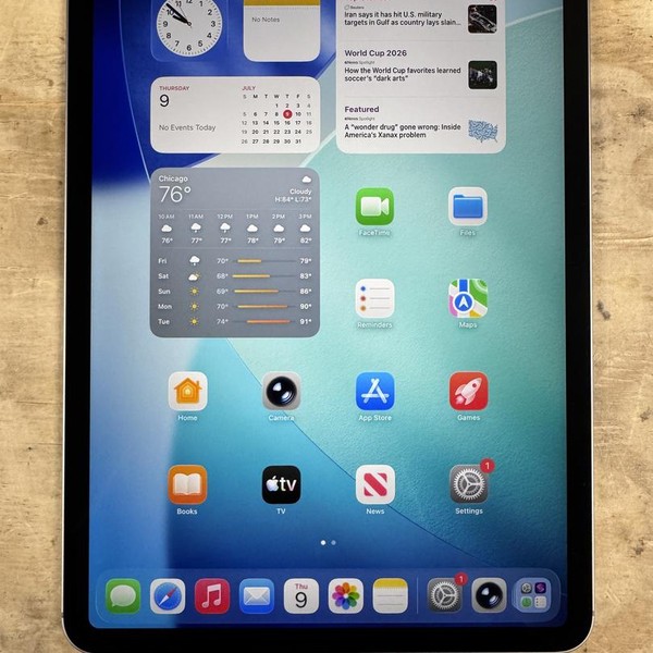 Apple iPad Pro 11 inch 4th Gen 2022 - Unlocked, 128 GB, Gray