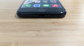 Fair
													Apple iPhone SE 3rd Gen 2022 - Unlocked, Midnight, 64 GB, A2595, photo 3 of 14
