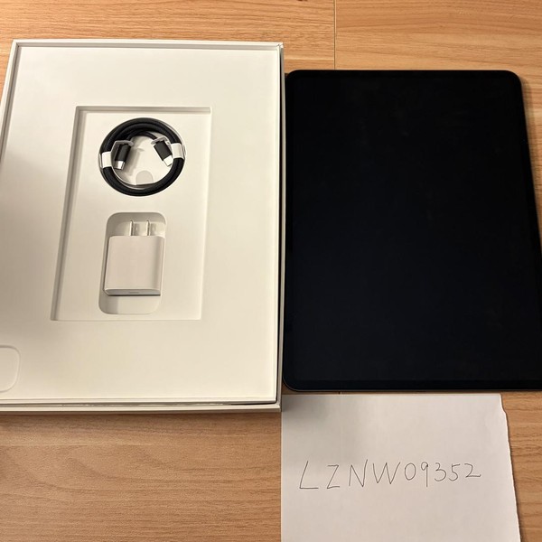 Apple iPad Pro 13 inch (M4) 2024 - Wi-Fi, 1 TB, Black, 16 GB, A2925, Nano-texture Glass