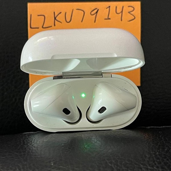 Apple AirPods 2nd Gen - Lightning Case