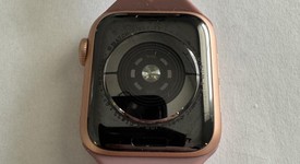 Good
													Apple Watch Series 5 40mm - Gold, A2092 - GPS, Aluminum, photo 2 of 10