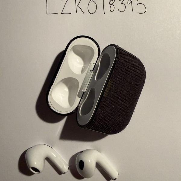 Apple AirPods 3rd Gen - Lightning Case