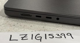 Good
													MacBook Pro Late 2023 (M3) - 16" - Apple M3 Max 16-core, Black, 1 TB, 48 GB, 40-core GPU, photo 5 of 15