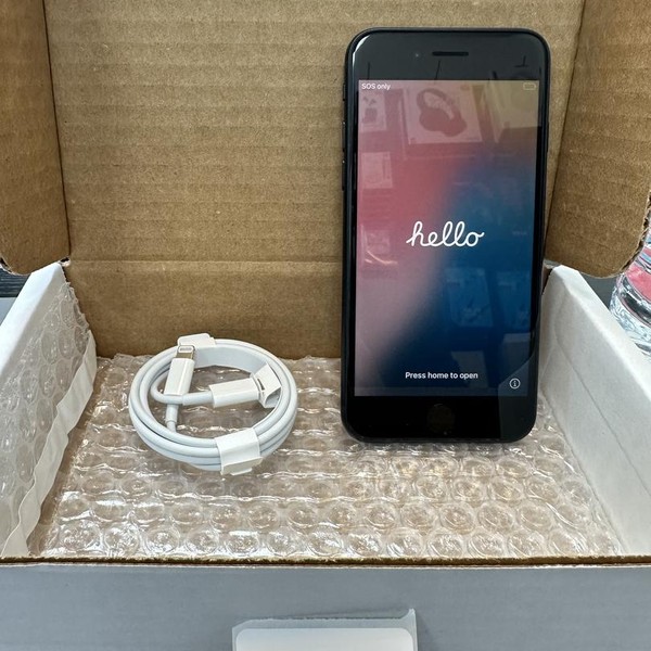 Apple iPhone SE 3rd Gen 2022 - Unlocked, 64 GB, Midnight, A2595