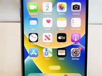 Apple iPhone 13