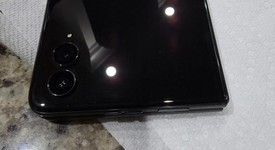 Good
													Motorola Razr Ultra (2025) - T-Mobile, PANTONE Scarab, 512 GB, 16 GB, photo 1 of 11