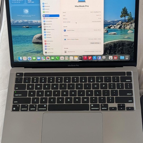 MacBook Pro 2020 - 13 inch - 256 GB, Gray, 8 GB, Apple M1