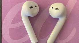 Used
													Apple AirPods 2nd Gen - Lightning Case, photo 5 of 5