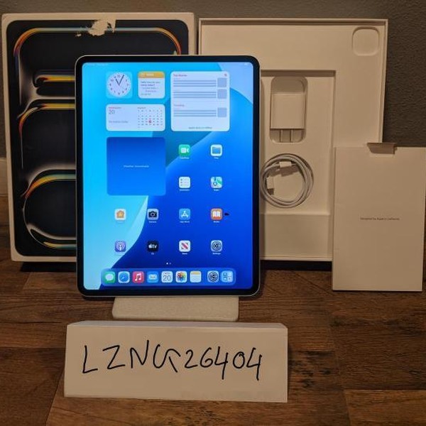 Apple iPad Pro 13 inch (M4) 2024 - Wi-Fi, 1 TB, Silver, 16 GB, A2925, Standard Glass