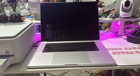 Good
													MacBook Pro Late 2023 (M3) - 16" - Apple M3 Pro 12-core, Silver, 512 GB, 18 GB, 18-core GPU, photo 1 of 9