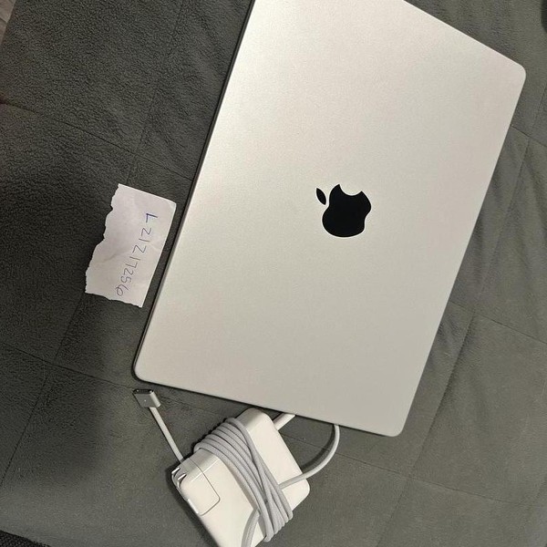 MacBook Pro 2023 - 14 inch - 1 TB, Silver, 16 GB, Apple M2 Pro 12-core