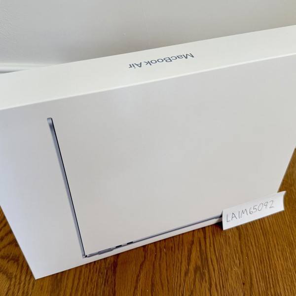 MacBook Air 2026 (M5) - 13 inch - 1 TB, Sky Blue, 16 GB, Apple M5 10-Core (10-core GPU)