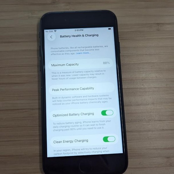 Apple iPhone SE 3rd Gen 2022 - Unlocked, 64 GB, Midnight, A2595