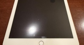 Good
													Apple iPad 6th Gen - Wi-Fi, Gold, 32 GB, A1893, photo 1 of 13