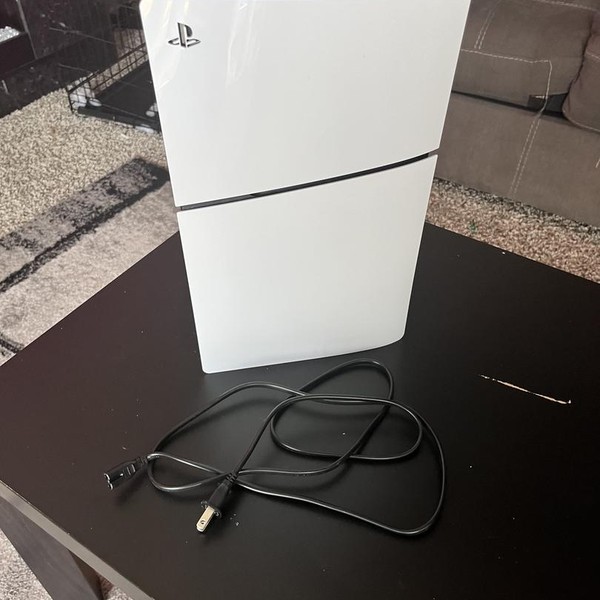 PlayStation 5 Standard Edition (2020) - White, 825 GB, Standard Edition