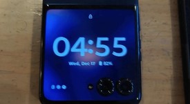 Mint
													Motorola Razr (2025) - Unlocked, Blue, 256 GB, 8 GB, photo 5 of 11