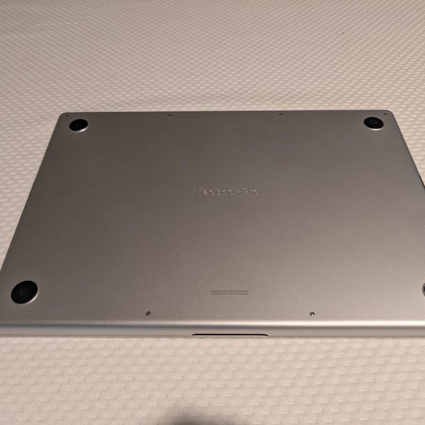 MacBook Pro Late 2023 (M3) - 16 inch - Apple M3 Max 14-core, Silver, 1 TB, 36 GB, 30-core GPU