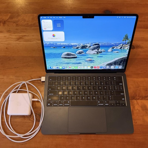 MacBook Air 2022 (M2) - 13 inch - 256 GB, Midnight, 8 GB, Apple M2