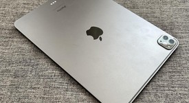 Good
													Apple iPad Pro 11" 2nd Gen 2020 - Unlocked, Gray, 256 GB, A2068, photo 5 of 9