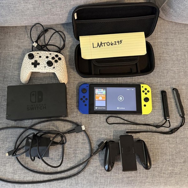 Nintendo Switch - Red & Blue, 32 GB