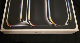 Mint
													Apple iPad Pro 13" (M4) 2024 - Unlocked, Black, 256 GB, 8 GB, A2926, Standard Glass, photo 2 of 11