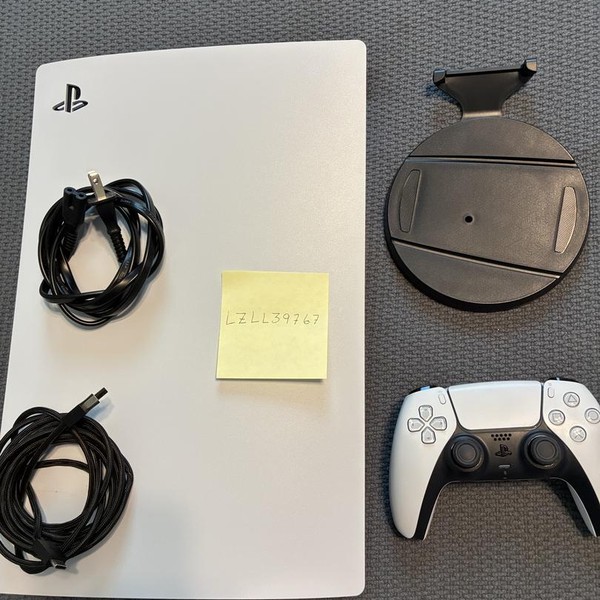 PlayStation 5 Digital Edition (2020) - White, 825 GB, Digital Edition