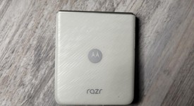 Good
													Motorola Razr 2025 - Unlocked, White, 256 GB, 8 GB, photo 5 of 7