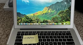 Good
													MacBook Air 2017 - 13" - I5, Silver, 256 GB, 8 GB, photo 3 of 9