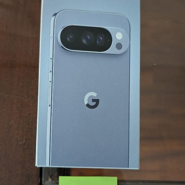 Google Pixel 10 Pro - Unlocked, 128 GB, Moonstone, G4QUR