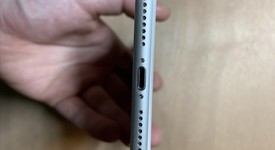 Good
													Apple iPhone 8 Plus - Unlocked, Silver, 64 GB, A1864, photo 3 of 8