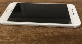 Good
													Apple iPhone 7 - AT&T, Silver, 32 GB, A1778, photo 5 of 10
