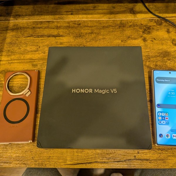 Honor Magic V5 - Unlocked Non-US, 512 GB, Brown, 16 GB