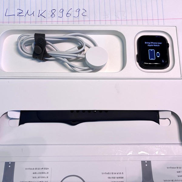 Apple Watch SE 3rd Gen 44mm - Unlocked, Midnight, A3328 - Cellular