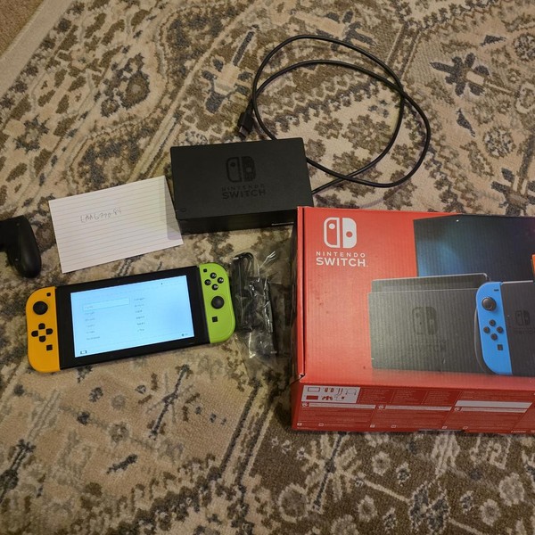 Nintendo Switch - 32 GB, Red & Blue