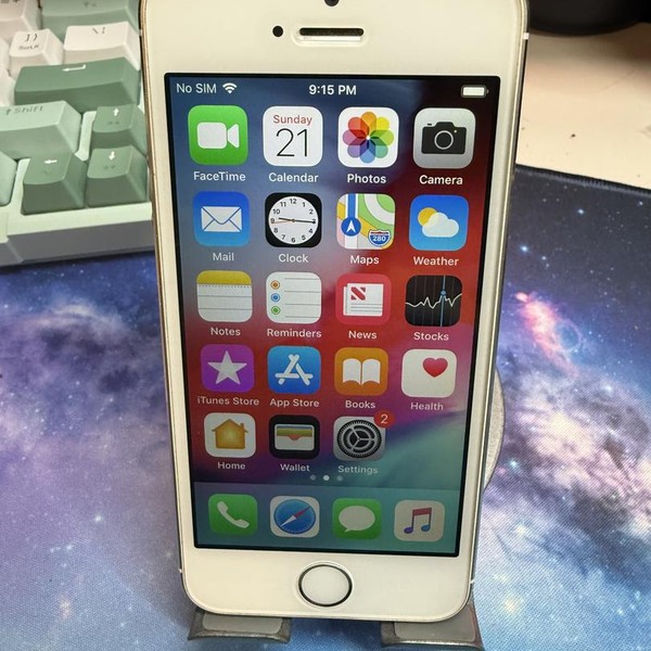 Apple iPhone 5S - Unlocked, 16 GB, Gold, A1533