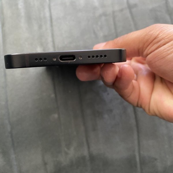 Apple iPhone 16e - Boost, 128 GB, Black, A3212