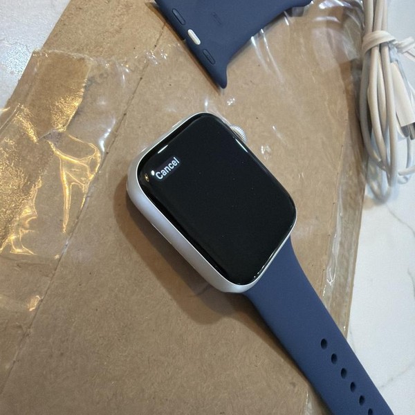 Apple Watch SE 2nd Gen 44mm - Silver, A2723 - GPS, Aluminum