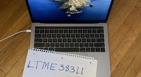 Good
													MacBook Pro 2017 (With Touch Bar) - 13" - Gray, 256 GB, 8 GB, photo 2 of 8