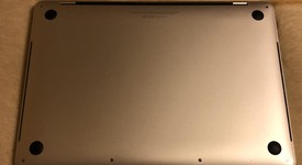 Good
													MacBook Pro 2017 (With Touch Bar) - 13" - I5, Silver, 1 TB, 8 GB, photo 4 of 12