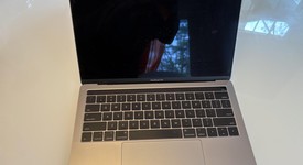 Good
													MacBook Pro 2017 (With Touch Bar) - 13" - I5, Gray, 512 GB, 8 GB, photo 1 of 14