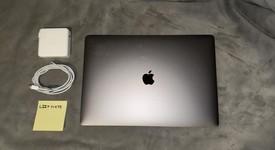 Good
													MacBook Pro 2017 (With Touch Bar) - 15" - I7, Gray, 512 GB, 16 GB, photo 3 of 15