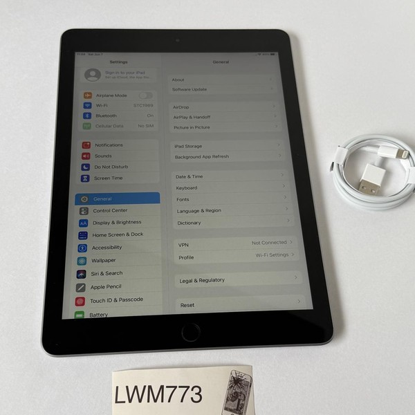 Apple iPad 6th Gen - Unlocked, 32 GB, Gray, A1954