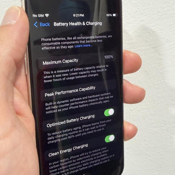 Apple iPhone SE 3rd Gen 2022 - Unlocked, 64 GB, Starlight, A2595